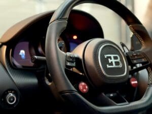 découvrez la bugatti divo, un bijou d'ingénierie automobile mêlant puissance et élégance, conçu pour les passionnés de vitesse et de design.