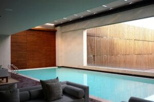 découvrez le summum du luxe à marseille dans notre hôtel de prestige, offrant un mélange subtil entre raffinement, service impeccable et emplacement idyllique.
