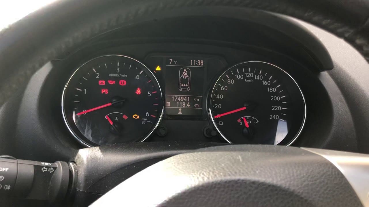 voyant moteur rouge Nissan Qashqai