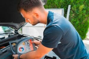 Huile moteur recommandée pour Peugeot 208 1.2 82 CV essence
