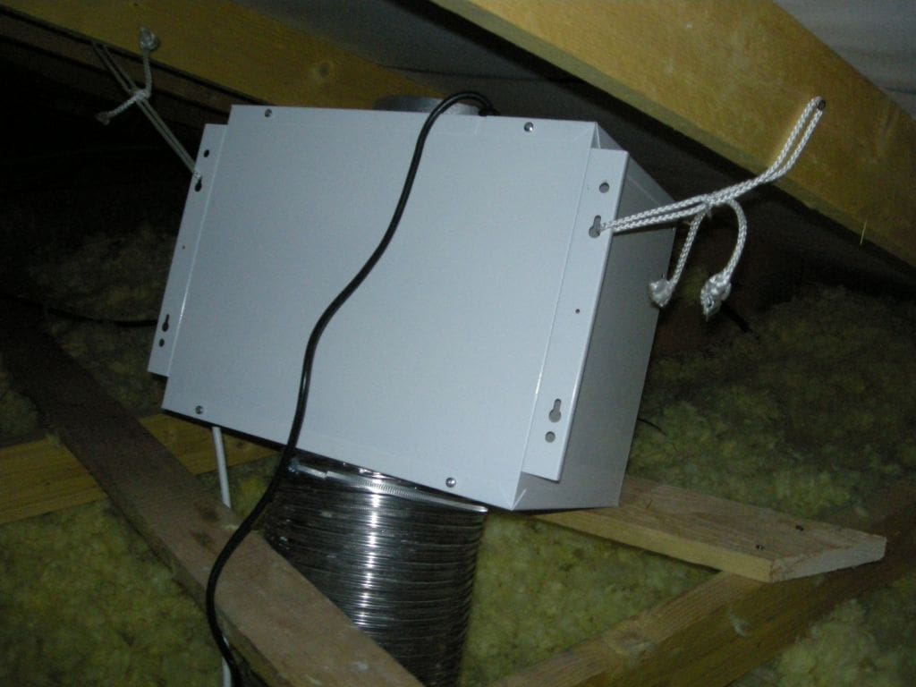 Installation moteur hotte combles