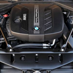 Vue détaillée du moteur BMW N47 mettant en valeur sa performance et sa fiabilité
