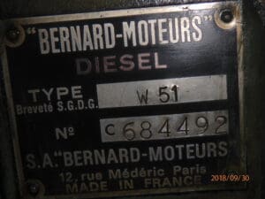 Moteur ancien français des années 1930, emblématique de l'ingénierie d'avant-guerre