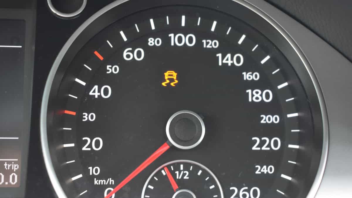 Voyant ESP allumé et perte de puissance sur Peugeot 308 en situation réelle