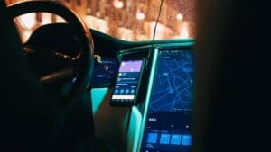 Les nouvelles tendances en assurance auto face à l'essor des véhicules connectés