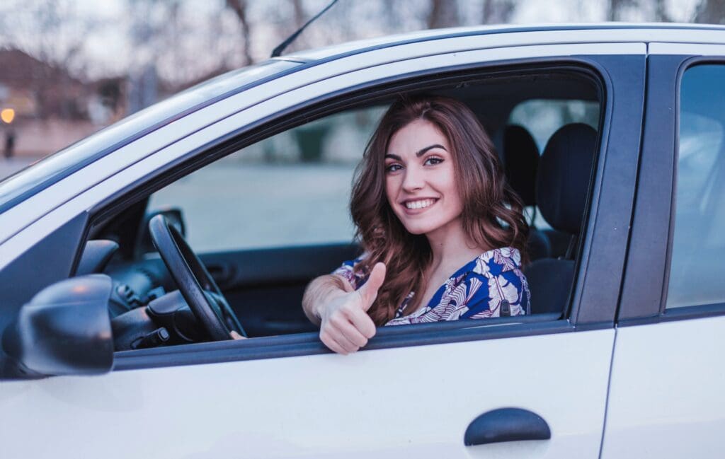 femme location de voiture Paris