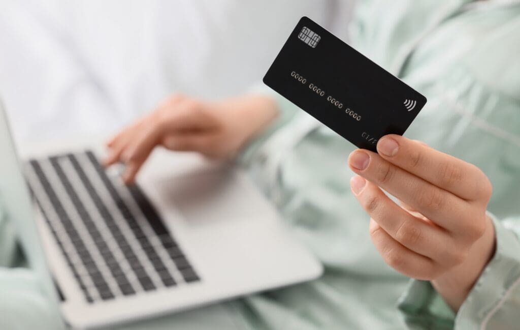 Carte bancaire utilisée pour la location d'une voiture