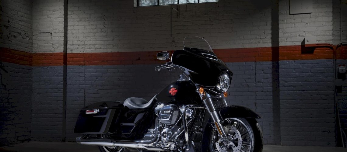 01_Harley-Davidson_Electra_Glide_Standard_FLHT_2019.jpg