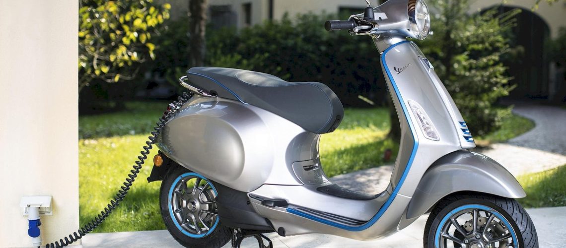 Vespa-Elettrica-70-kmh-2020-1.jpg
