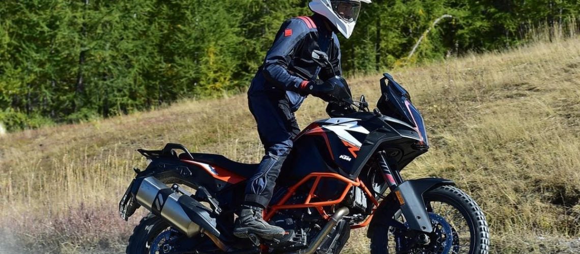 Abbigliamento-moto-Tur-estate-2020-1.jpg