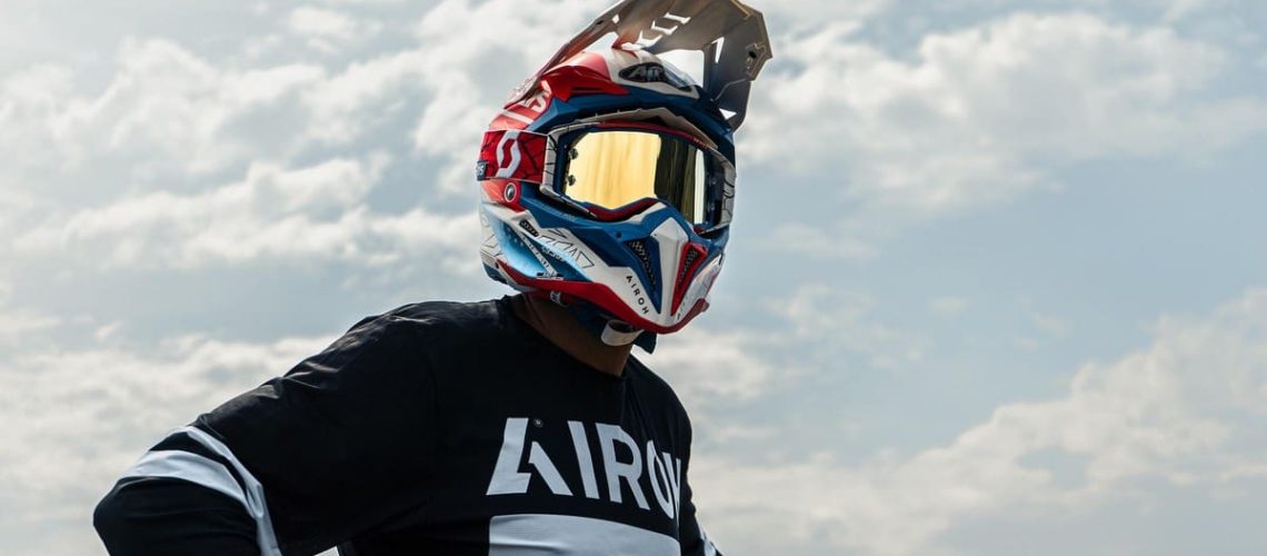 Airoh-Aviator-3-Six-Days-France-1.jpg