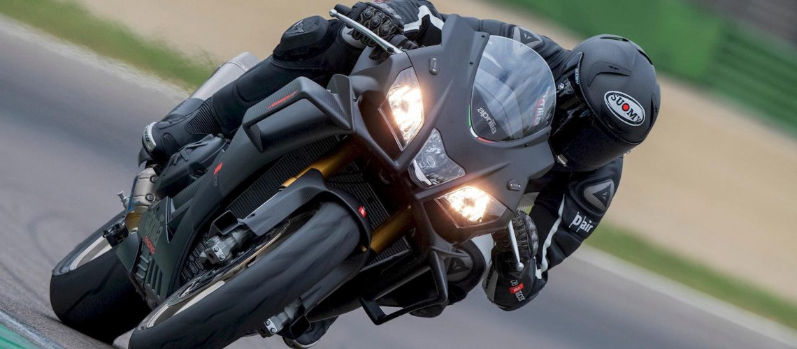 Aprilia-RSV4-1100-Factory-4.jpg