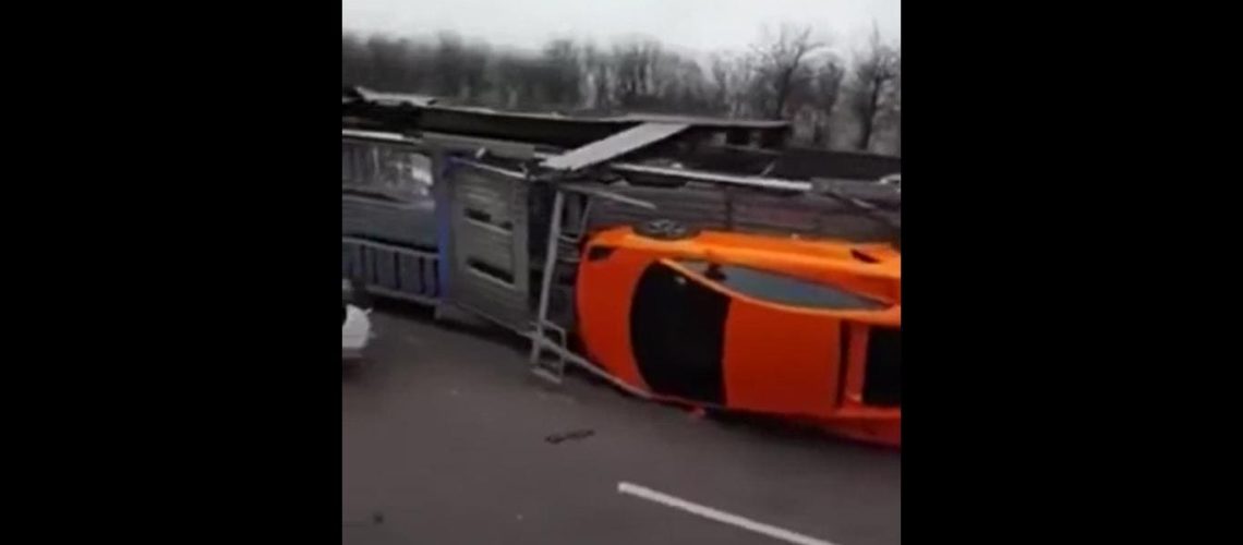Bisarca-fa-incidente-e-perde-automobili.jpg
