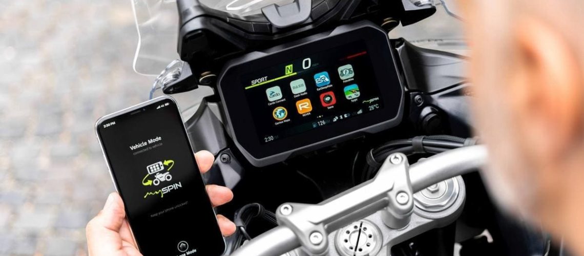 Bosch-split-screen-moto-1.jpg