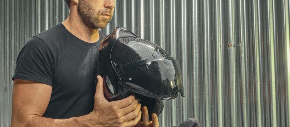 Casco-Scorpion-Exo-Tech-Carbon-1.jpg