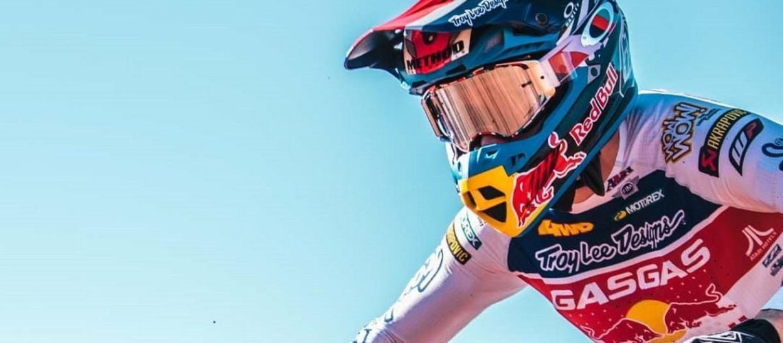 Casco-Troy-Lee-Design-SE5-cover.jpg