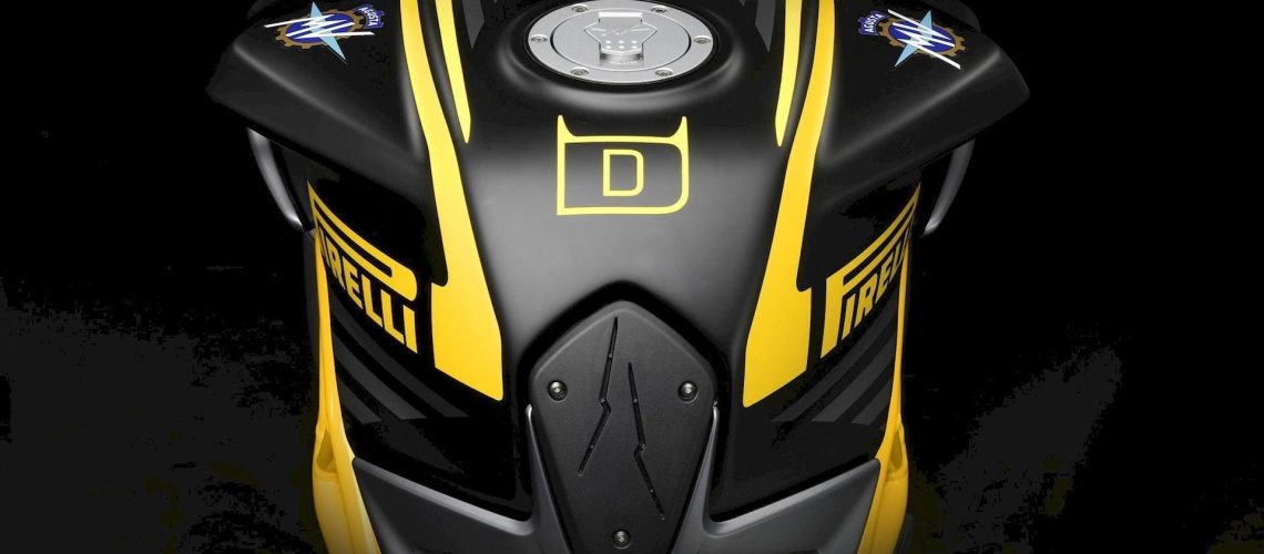Dragster-800-RR-Pirelli-5.jpg