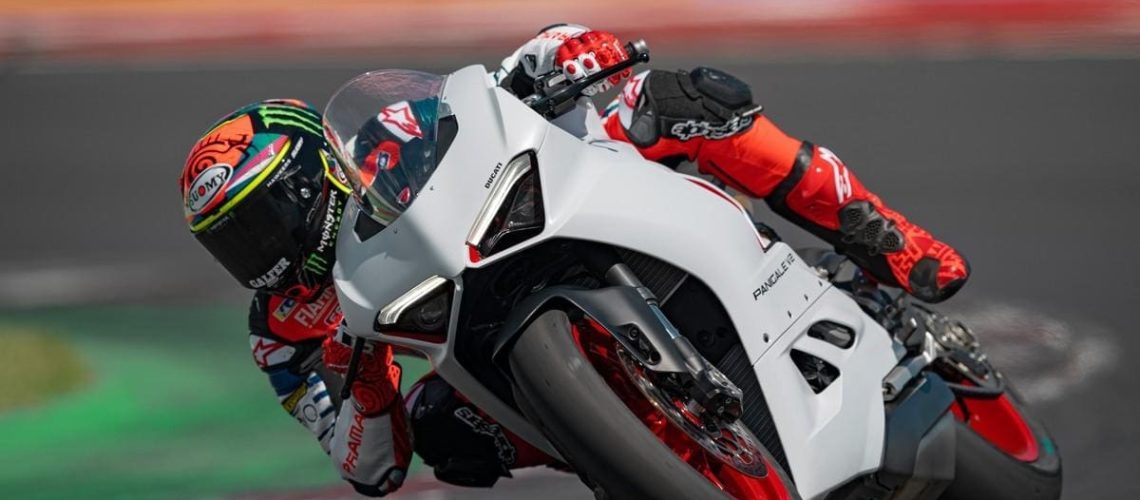 Ducati-Panigale-V2-White-Rosso-1.jpg