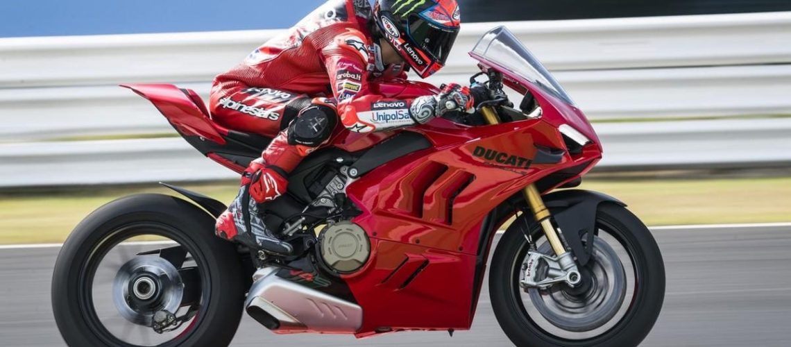 Ducati-Panigale-V4-2022-1.jpg