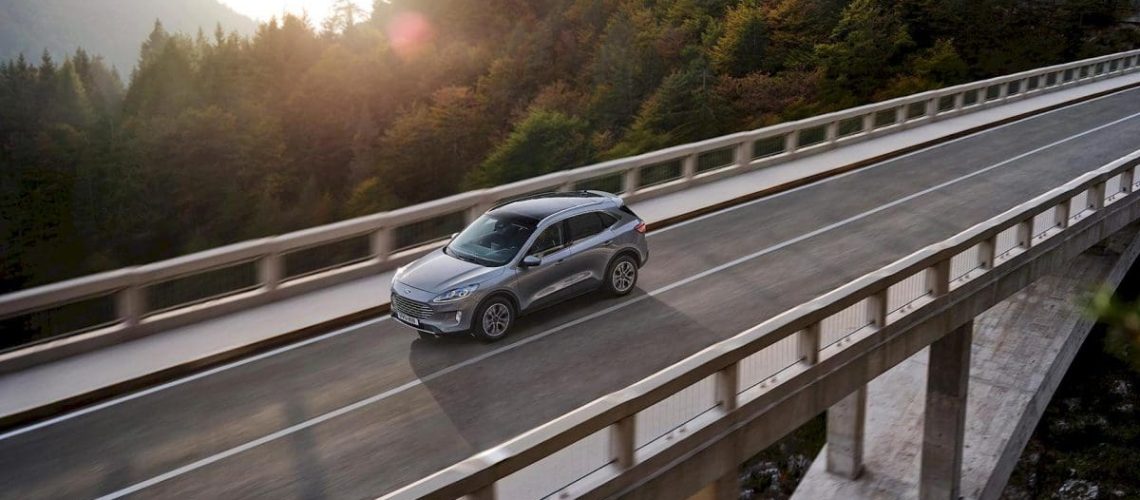 Ford-Kuga-Titanium.jpeg