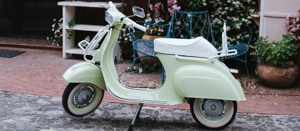 Garage-Italia-Customs-Vespa-50-Special-e-1.jpg