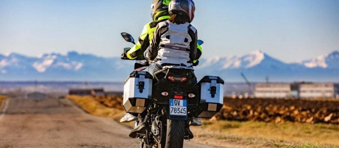 Givi-valigie-laterali-Trekker-Alaska-2.jpg