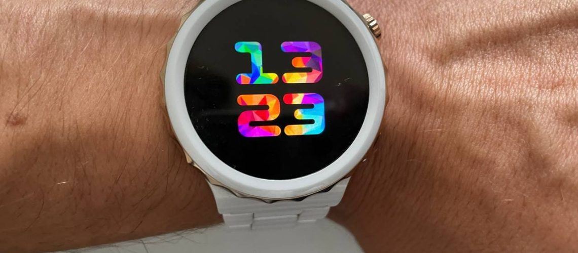 Huawei-Watch-GT-3-Pro-Polso.jpg