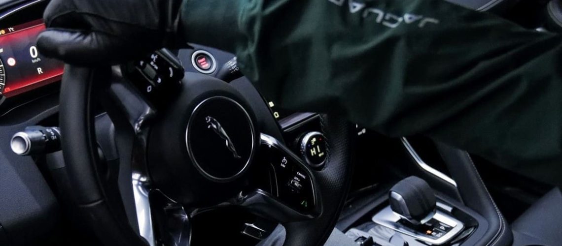 Jaguar-Baracuta-The-Next-Classic-Experience-1.jpg