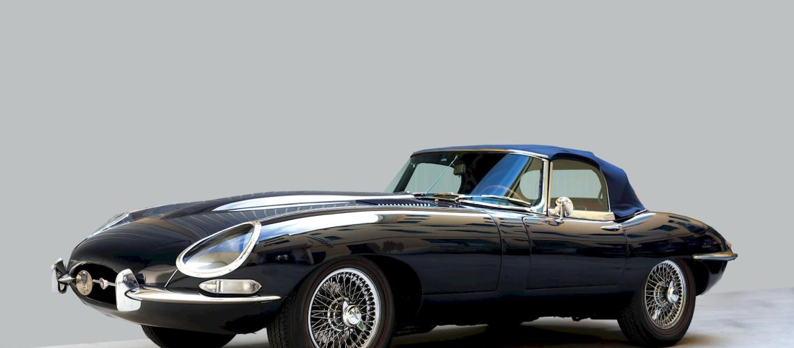 Jaguar-E-Type-1-Series-OTS-1961.jpg