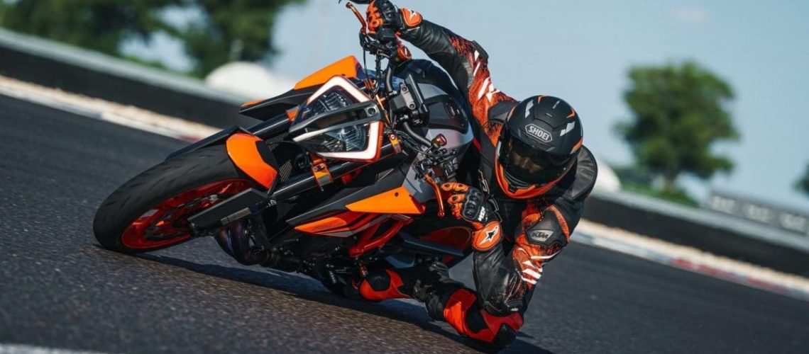 KTM-1290-Super-Duke-R-2022-05.jpg
