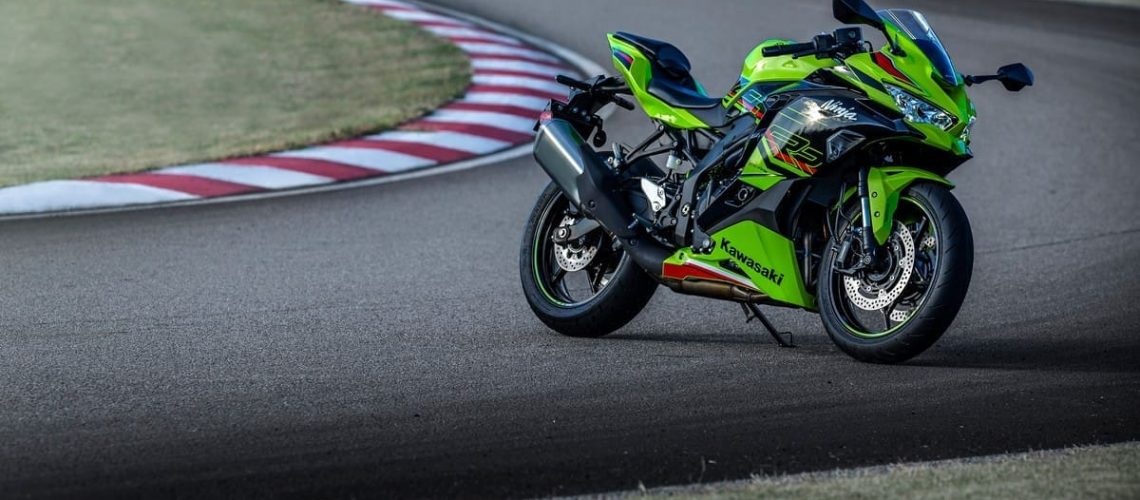 Kawasaki-ZX-4R-2023-2.jpg