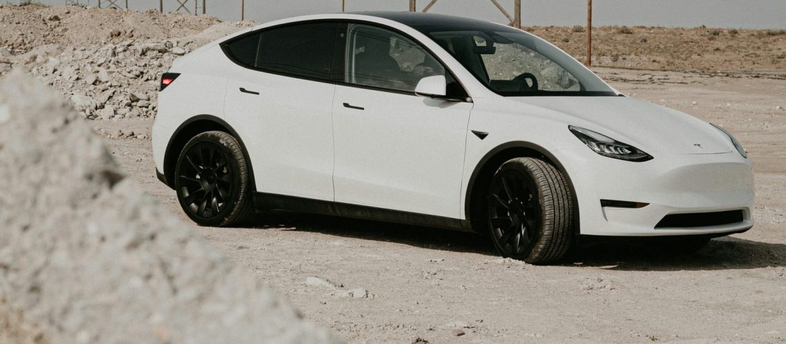 découvrez la tesla model y, le suv électrique de tesla, aux performances exceptionnelles et au design innovant.
