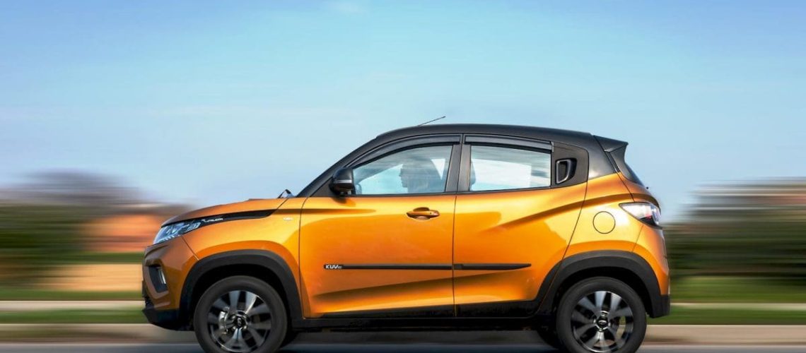 Mahindra-KUV100-NXT-Glamorous-Gold-Oro-2.jpg