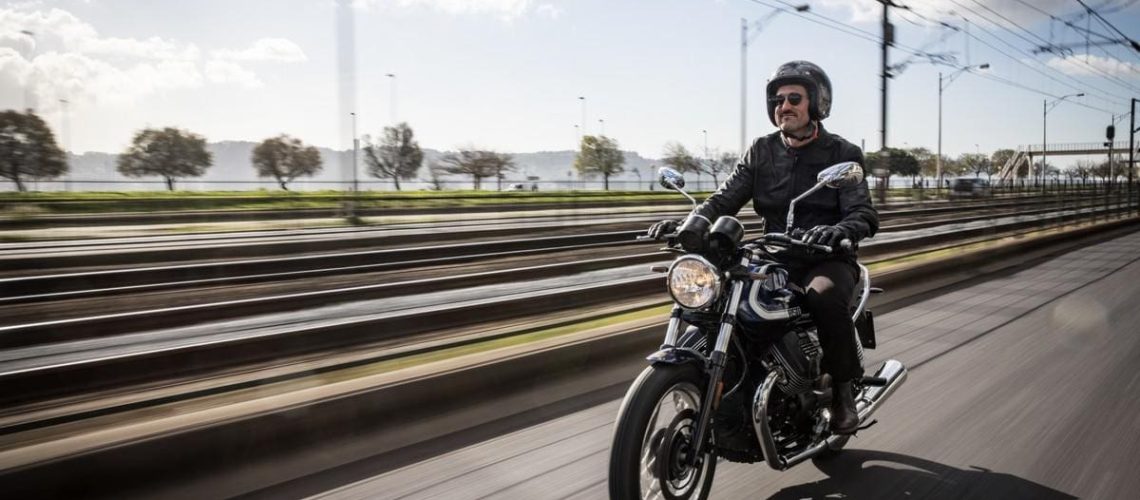 Moto-Guzzi-V7-2021-Special-4.jpg