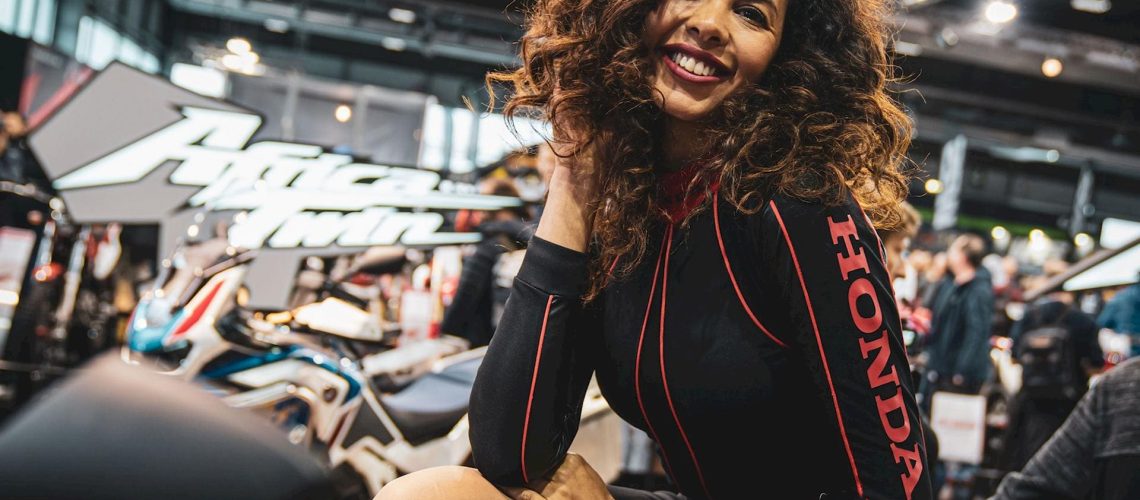 Motor-Bike-Expo-Girls-03.jpg