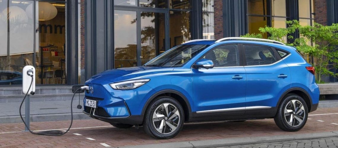 Nuova-MG-ZS-EV-ricarica.jpg
