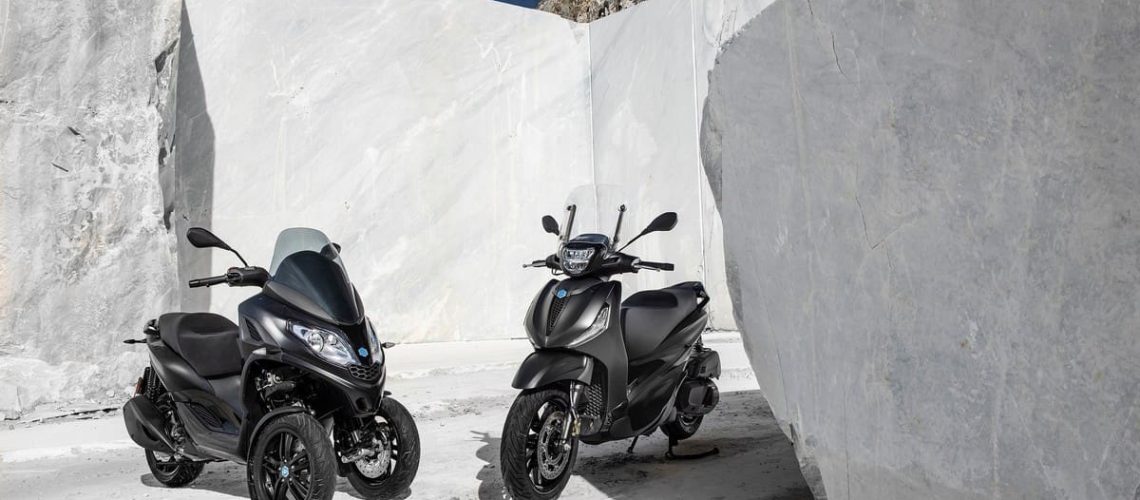 Piaggio-Beverly-e-Piaggio-MP3-300-Deep-Black-1.jpg