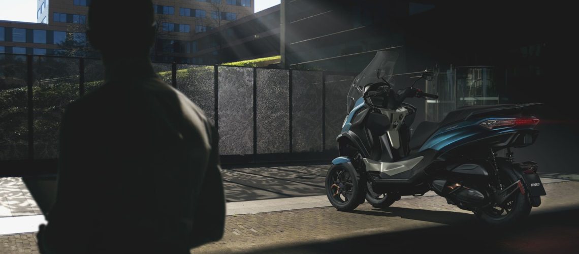 Piaggio-MP3-2022.jpg