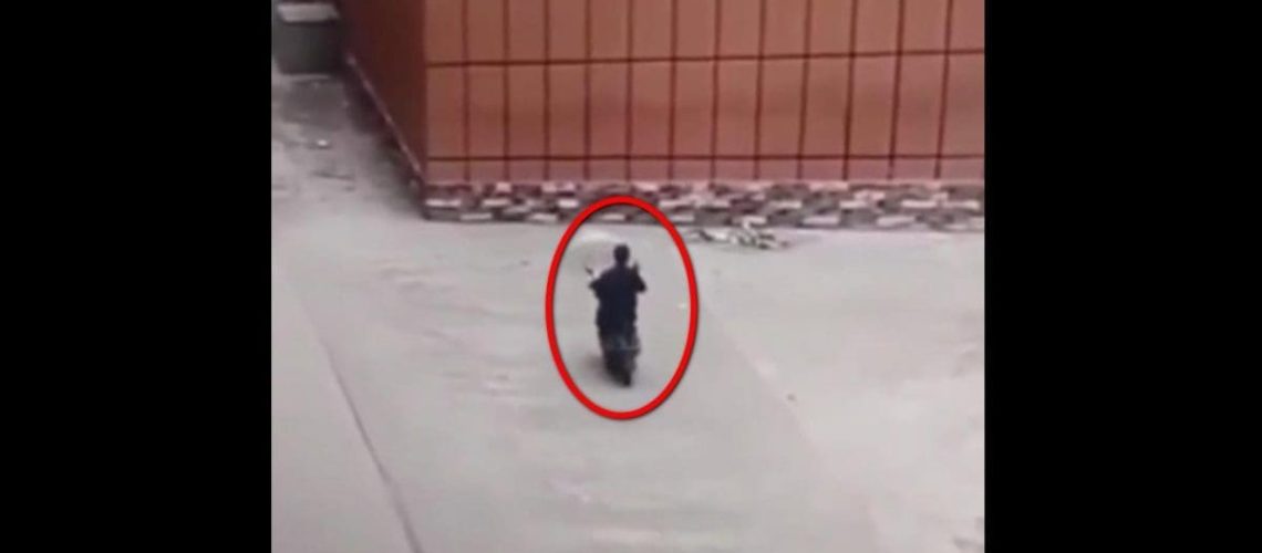 Scooter-ombrello-crash.jpg
