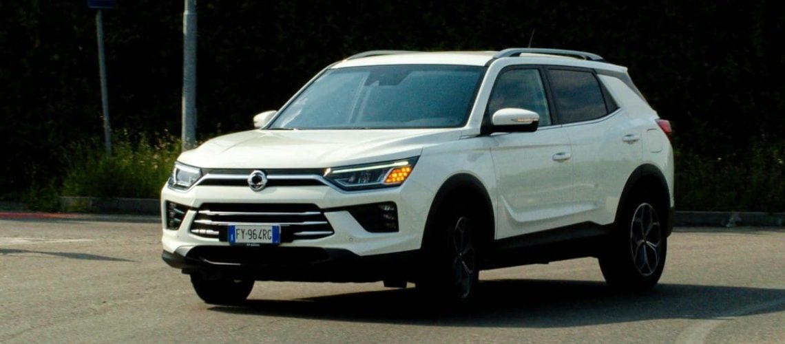 SsangYong-Korando-freccia-anteriore_.jpg