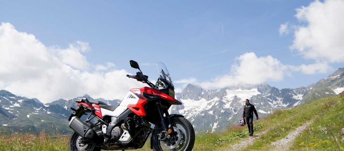 Suzuki-V-STROM-1050XT-Sakigake-Limited-Edition-1.jpg