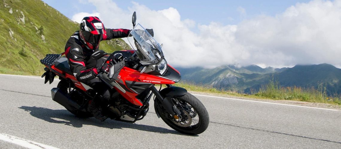 Suzuki-V-Strom-1050-2020-04-.jpg