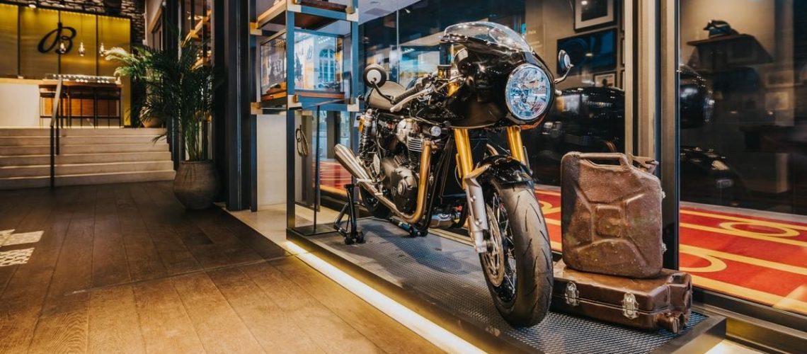 Triumph-Breitling-2022-1.jpg