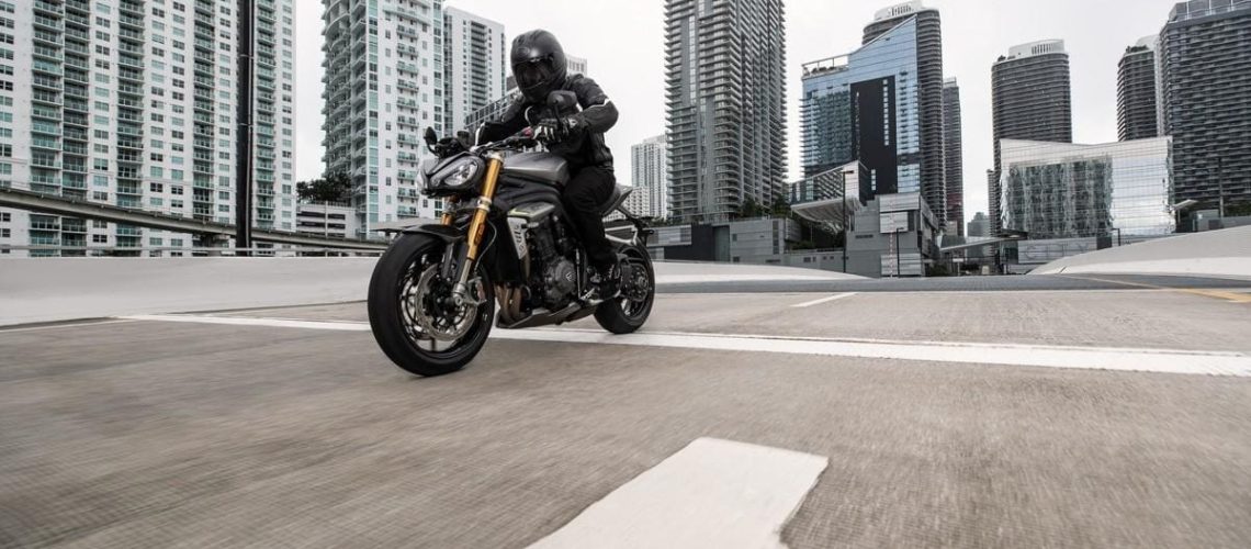 Triumph-Speed-Triple-1200-RS-2021-11.jpg