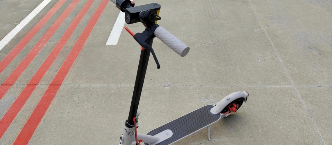 Xiaomi-Mi-Electric-Scooter-3-02.jpg