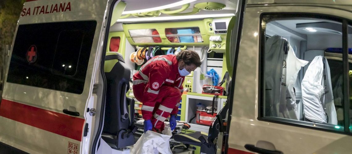 ambulanza-croce-rossa.jpg