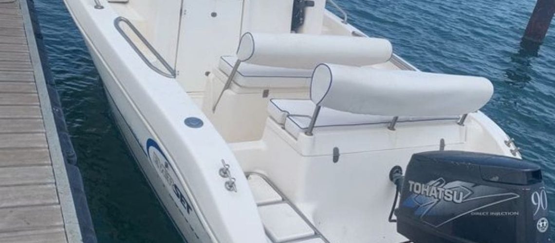 Bateau moteur Everset Sundeck 534 d'occasion bien entretenu à vendre