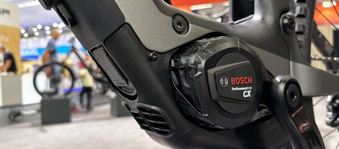 Gros plan sur le moteur Bosch Performance Line CX dernière génération pour vélo électrique