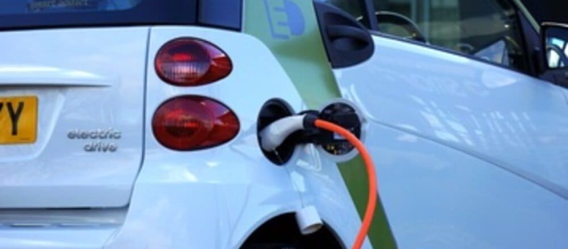 chargeur-batterie-12-volts-copie.jpg
