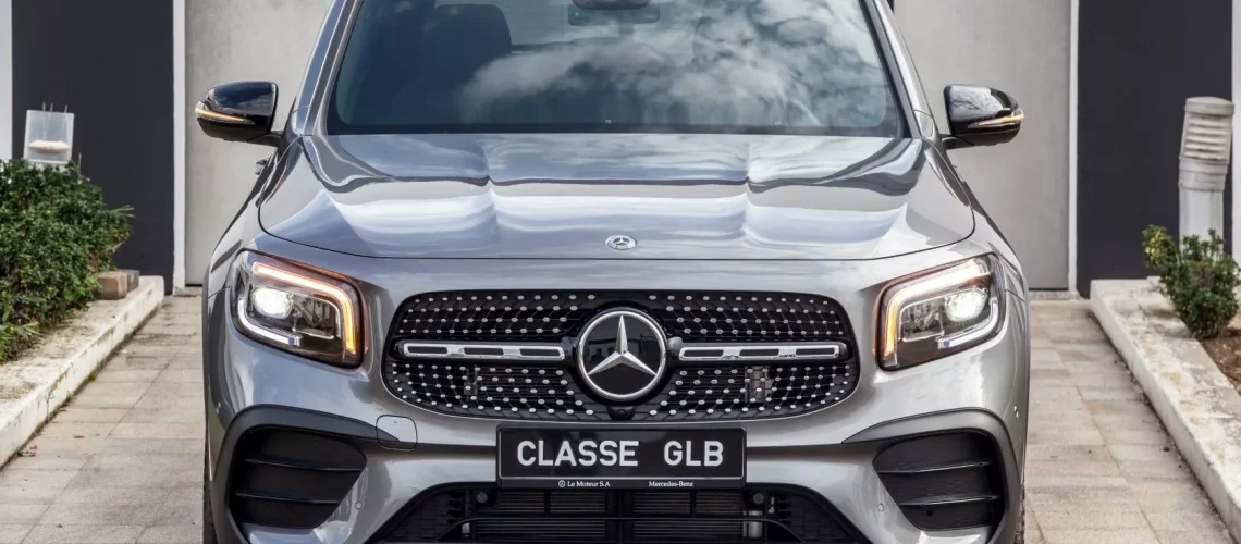 Mercedes GLB 200 AMG, SUV compact polyvalent, vue avant